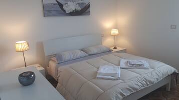 2 chambres, fer et planche Ă repasser, Wi-Fi gratuit, draps fournis