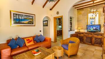 TV connectée, lecteur de DVD, livres, médiathÚque