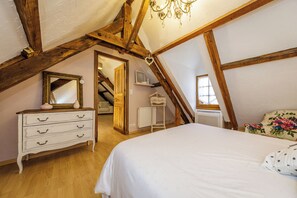 4 camere, ferro/asse da stiro, Wi-Fi