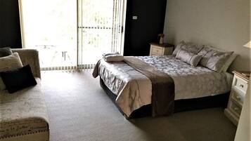 Executive Residence | 3 bedrooms, premium bedding, down duvets, individually decorated