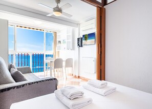 1 slaapkamer, een strijkplank/strijkijzer, gratis wifi, beddengoed