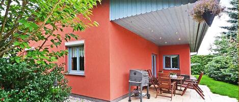 屋外ダイニングエリア