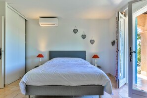 3 bedrooms, iron/ironing board, WiFi, bed sheets - Esprit du Sud Bon Coeur (Roquebrune-sur-Argens)