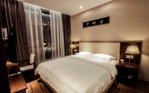 Comfort Double Room | Desk, blackout drapes, iron/ironing board, free WiFi