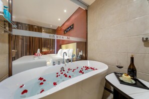 Shower, rainfall showerhead, free toiletries, hair dryer - SHENZHEN MILTON BONTIQUE HOTEL (Shenzhen)