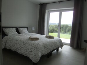 3 Schlafzimmer, Bügeleisen/Bügelbrett, Reisekinderbett, WLAN