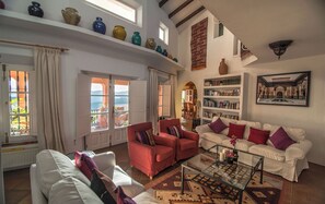 Smart-TV, peis, videospill og DVD-spiller