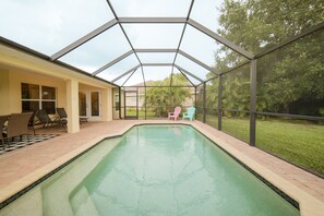 Een verwarmd zwembad