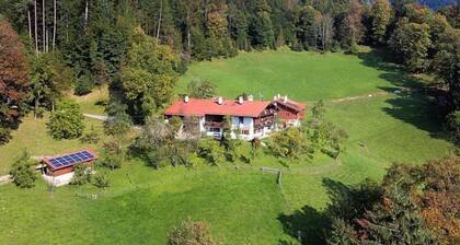 Huoneisto Kehlstein 2 hengelle