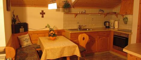 Kühlschrank, Ofen, Herdplatte, Geschirrspüler