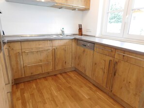 Kühlschrank, Ofen, Herdplatte, Geschirrspüler