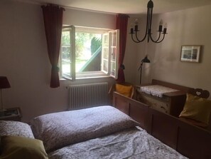 2 chambres, accès à Internet, literie fournie