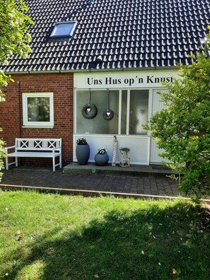 Property grounds - "Uns Hus op`n Knust", 3 sheep rooms, 2 bathrooms (Burg auf  Fehmarn)