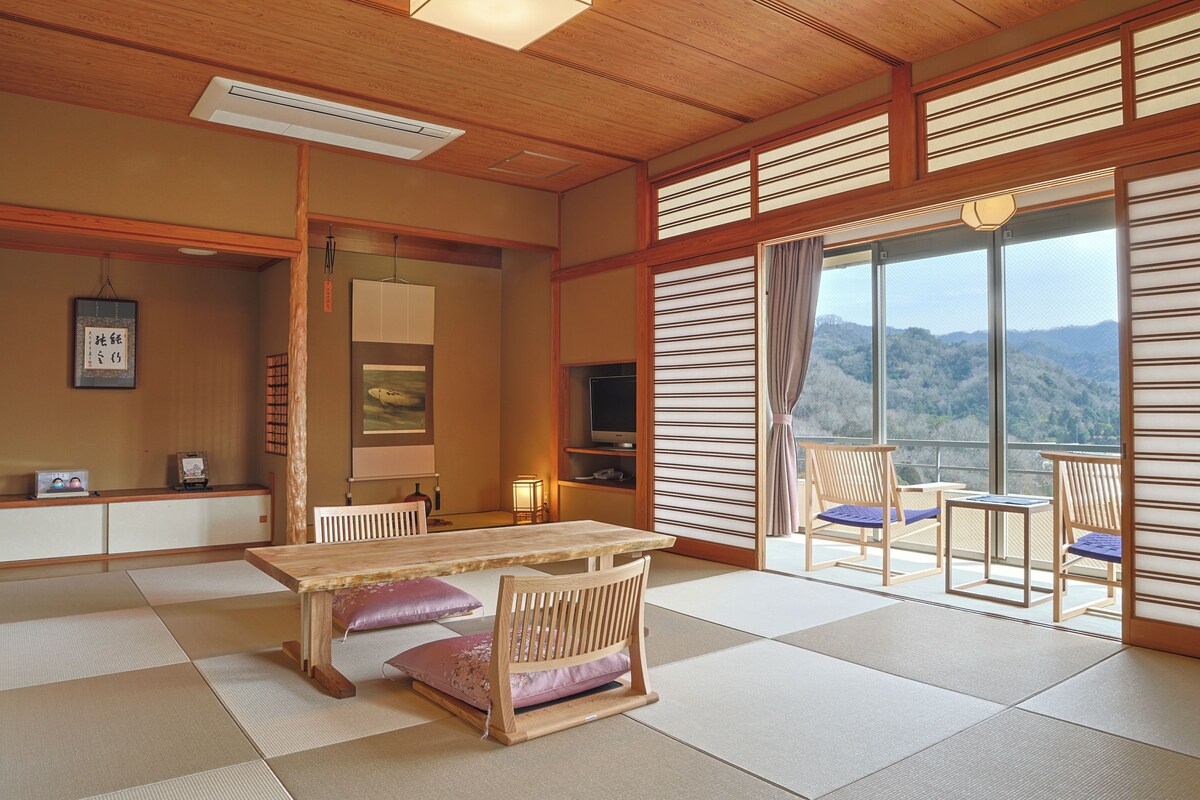 Suite with Private Open-air Bath, Smoking | Down duvets, minibar, in-room safe, free cots/infant beds