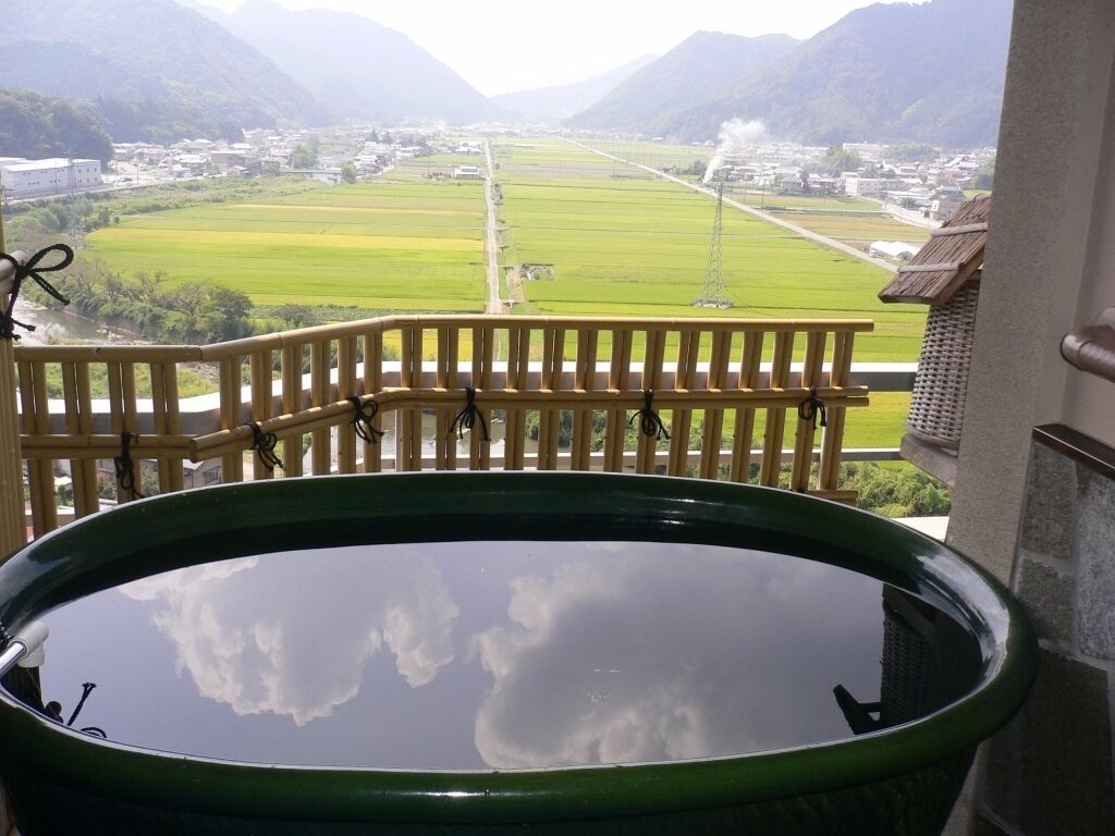 Kamer, roken (Japanese Western Style, Open Air Bath) | Badkamer | Een aparte badkuip en douche, een bronwaterbad, gratis toiletartikelen