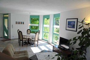 TV, bøker og musikkbibliotek