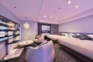 書桌、熨斗/熨衣板、免費無線上網  、床單