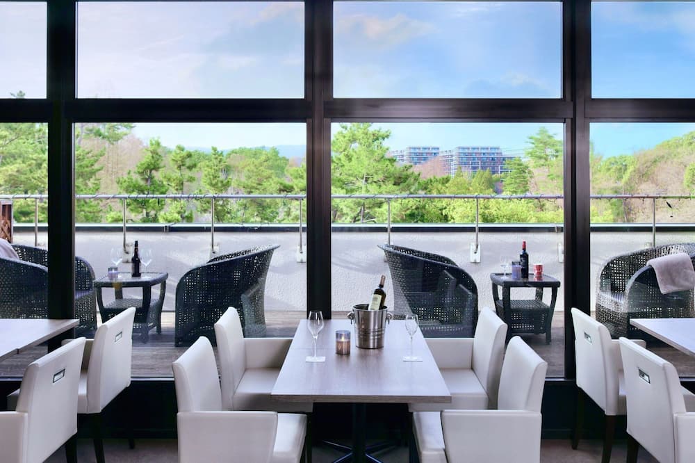 MINAMISENRI Crystal Hotel