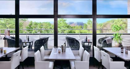 MINAMISENRI Crystal Hotel