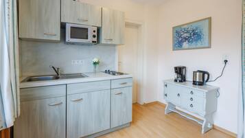 Jääkaappi, mikroaaltouuni