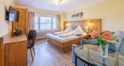 Appartement Hochfelln (30qm), KĂŒche extra, 1 Wohn-/Schlafzimmer, WLAN, max 3 Personen