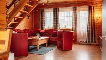 TV, DVD player, books, stereo