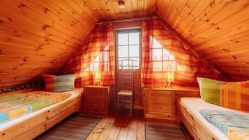 2 bedrooms, travel crib, free WiFi, bed sheets