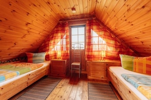 2 عدّة غرف نوم وسرير سفر وواي فاي مجانًا وملاءات أسرّة