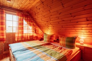 2 Schlafzimmer, Reisekinderbett, kostenloses WLAN, Bettwäsche