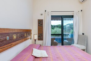 2 bedrooms, iron/ironing board, bed sheets - Holiday Apartment "Baia del Faro" with Balcony and Grill (Palau)