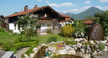 Ferienwohnung mit Bergblick 90 qm, 2 Schlafzimmer, 2 Balkone