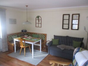 TV - Vacation apartment for 2 persons with terrace, 1 bedroom, 40 sqm (Inzell)