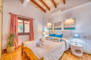 3 bedrooms, in-room safe, iron/ironing board, free WiFi - Finca by sea Ses Rotes with pool Pollensa (Puerto Pollensa)