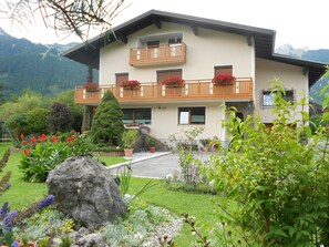 Exterior - Apartment with 4 edelweiss awarded for 2-4 people in Höfe near Reutte (Höfen)