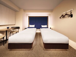 标准双床房, 无烟房 | 羽绒被、遮光窗帘、熨斗/熨板、免费 WiFi