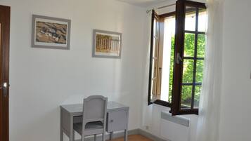 3 chambres, bureau, fer et planche Ă  repasser, Wi-Fi gratuit