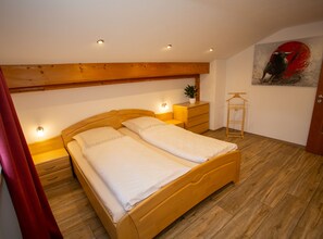 1 غرفة نوم وخدمة الإنترنت وملاءات أسرّة