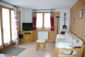 2 chambres, fer et planche à repasser, lit parapluie, Wi-Fi gratuit