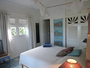 3 bedrooms, in-room safe, desk, iron/ironing board - PAPAYE, charming Creole villa with swimming pool and panoramic sea view (Saint-François)