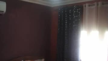 2 bedrooms, iron/ironing board, bed sheets