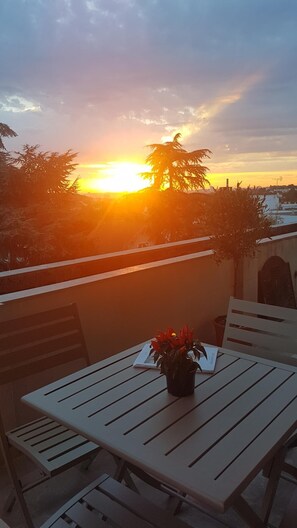 Outdoor dining - Exceptional 130 m2, panoramic view of Paris, between Paris and Versailles (Ville-d'Avray)