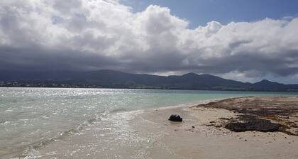 Charming bungalow located between sea and mountains