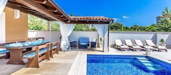 Charming villa Marusha with private pool near Porec u. Rovinj