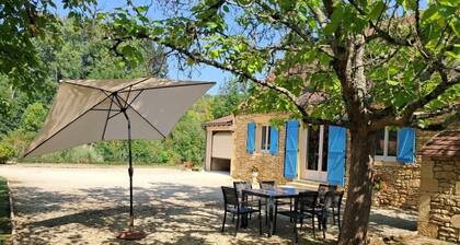 A 5km de Sarlat, Maison Périgourdine sur parc clos