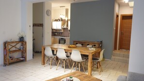 Dining - Quiet modern house with pool Labin Rabac Ripenda in the mountains 10min to the beach (Ripenda Kras)