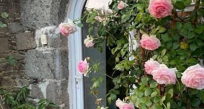 Gite Breton house close to the Rance and the sea Saint-Malo Dinard Cancale