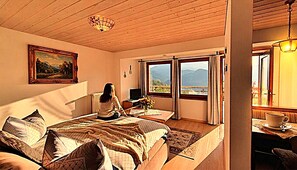 2 bedrooms, free WiFi, bed sheets, wheelchair access