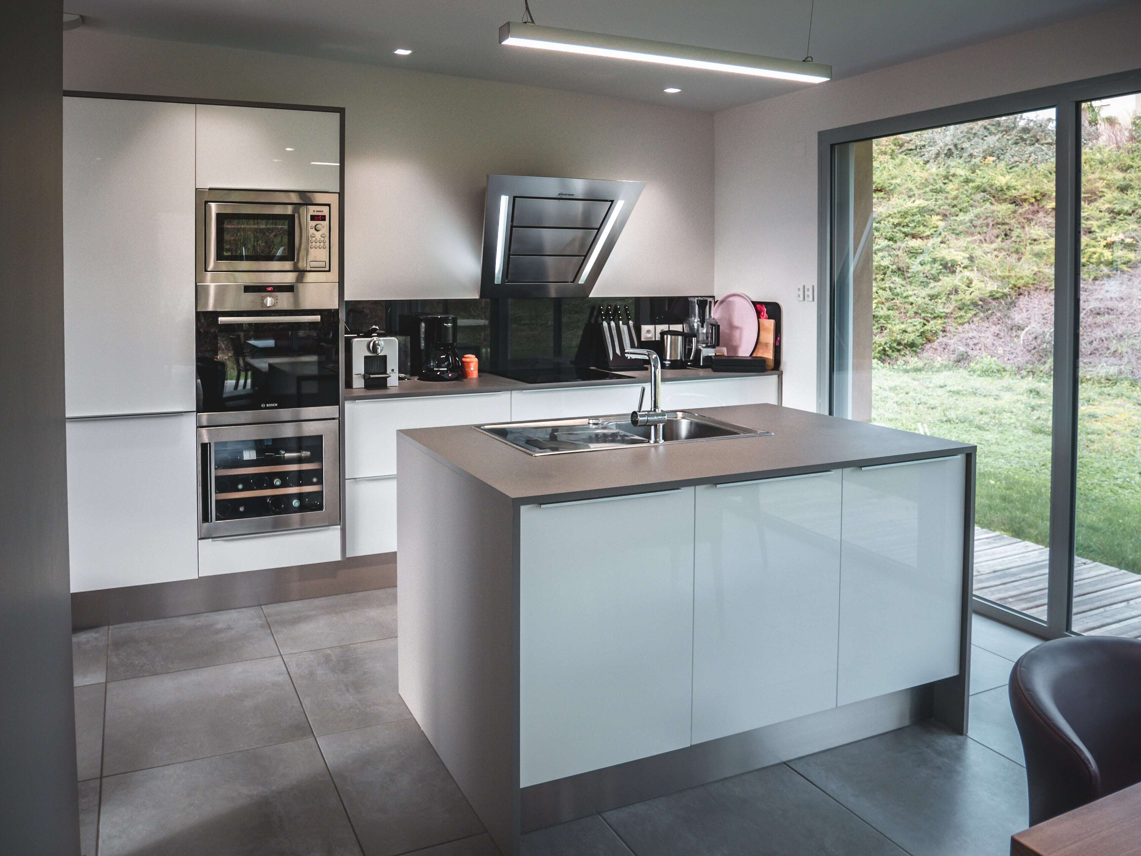 冰箱、微波炉、烤箱、炉灶