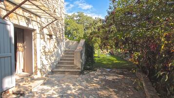 Enceinte de lâhĂ©bergement