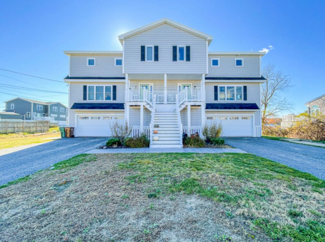 Beautiful new home in Camp Ellis - spectacular water views and steps to beach